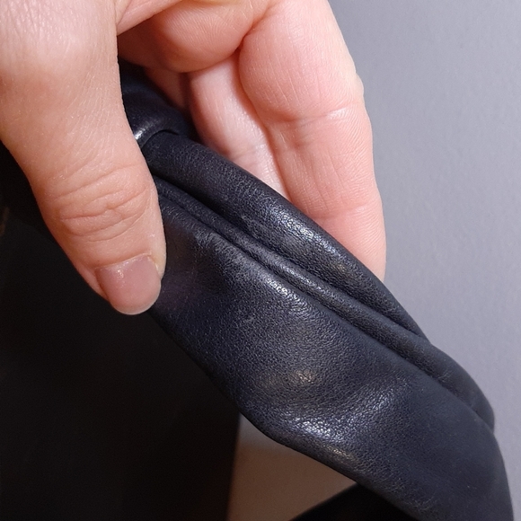 ❌SOLD❌Parker Leather Hobo Handbag Black Buttery Soft Gelato Pleated 13416 - Picture 5 of 14